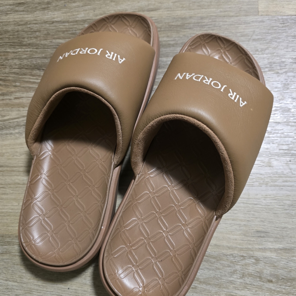 Jordan Tan Slide Sandals - Picture 3 of 6